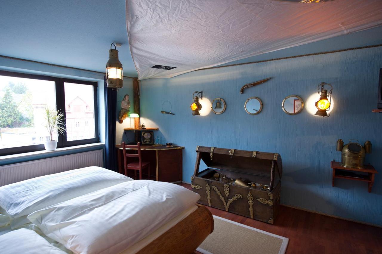 Hotel Goldflair Am Rathaus Корбах Екстериор снимка
