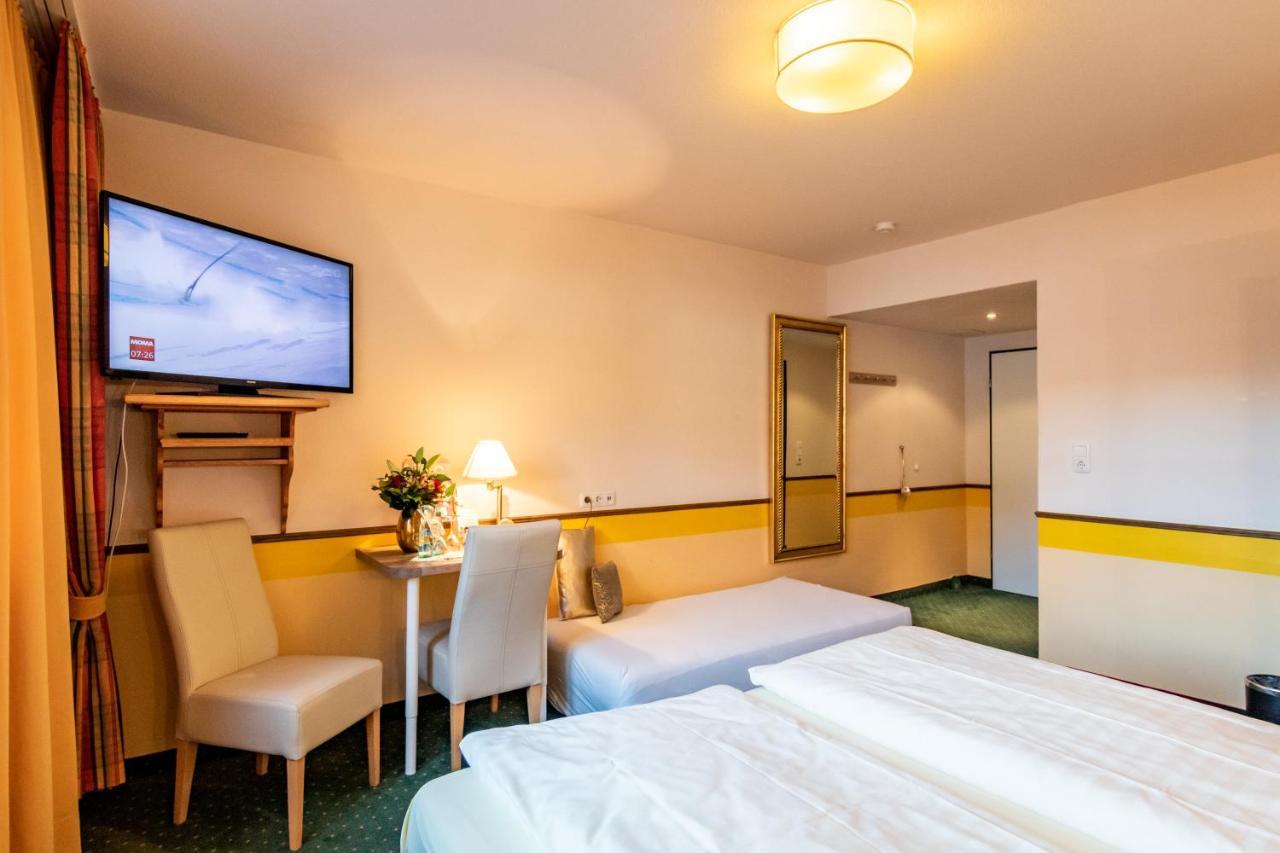 Hotel Goldflair Am Rathaus Корбах Екстериор снимка