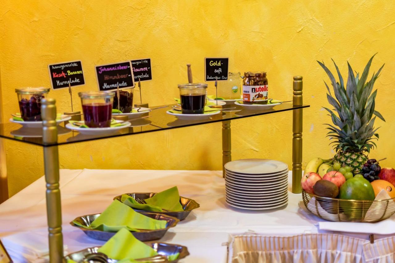 Hotel Goldflair Am Rathaus Корбах Екстериор снимка