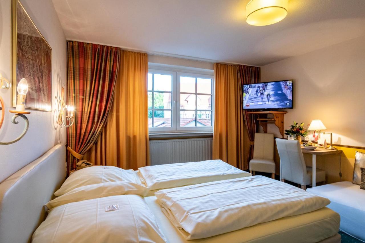 Hotel Goldflair Am Rathaus Корбах Екстериор снимка