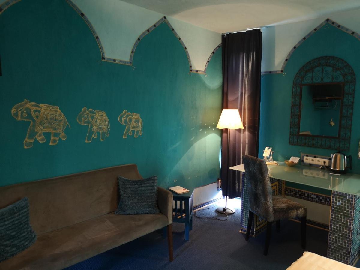 Hotel Goldflair Am Rathaus Корбах Екстериор снимка