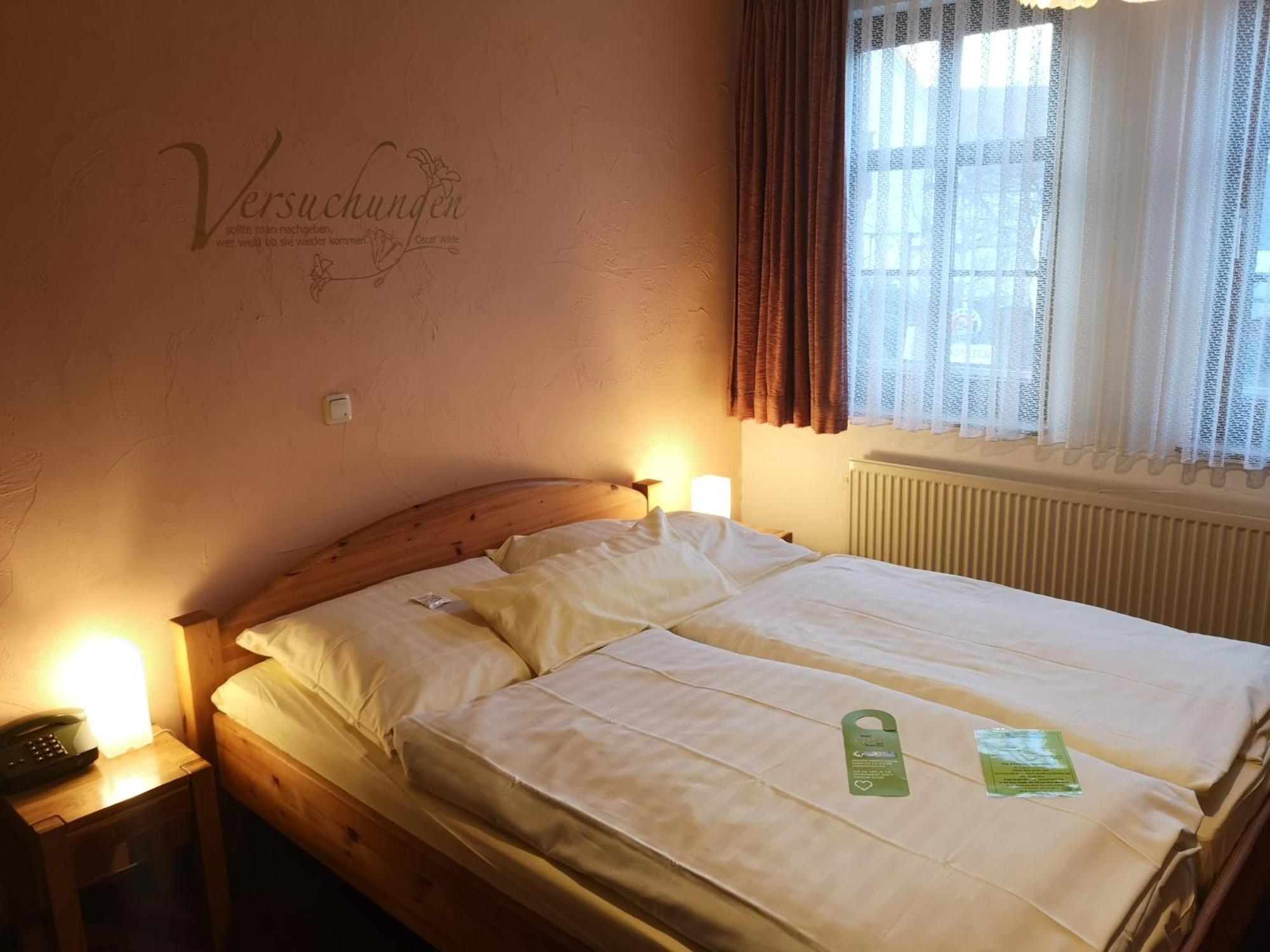 Hotel Goldflair Am Rathaus Корбах Екстериор снимка