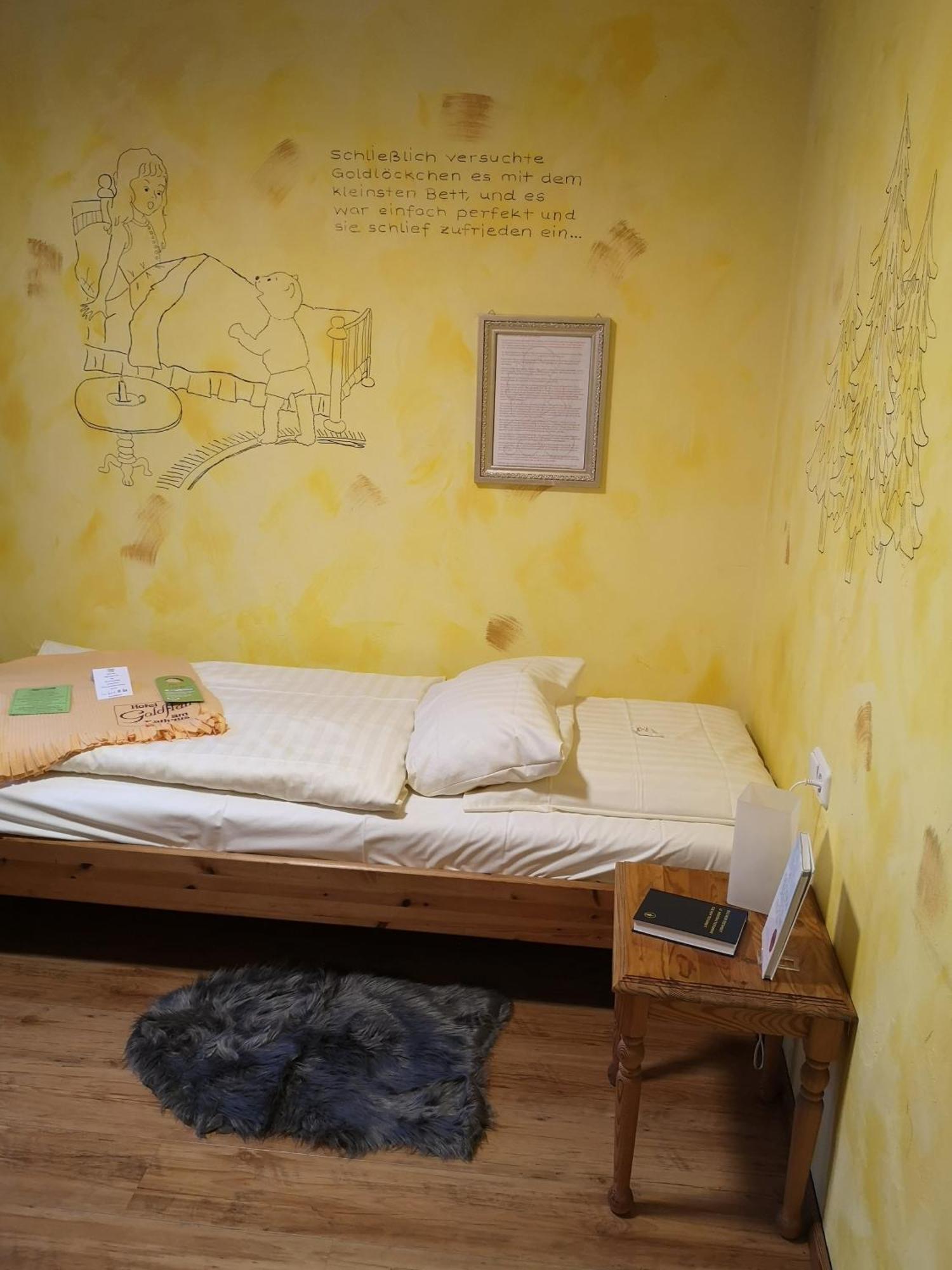 Hotel Goldflair Am Rathaus Корбах Екстериор снимка