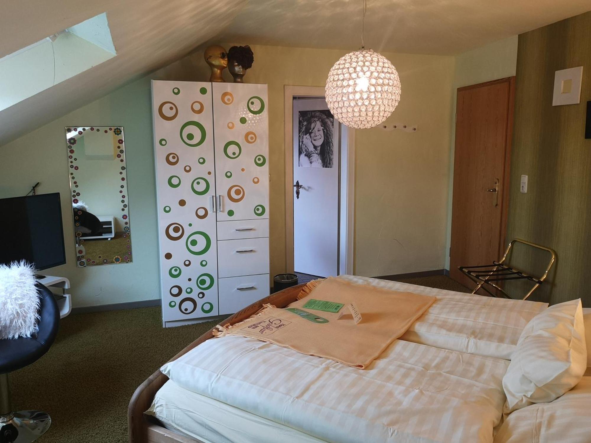 Hotel Goldflair Am Rathaus Корбах Екстериор снимка