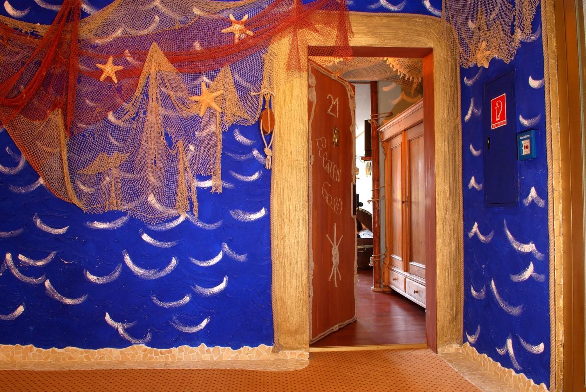 Hotel Goldflair Am Rathaus Корбах Екстериор снимка